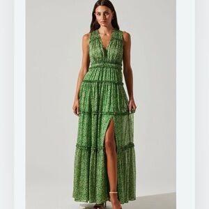 ASTR the label Edessa green floral maxi dress!